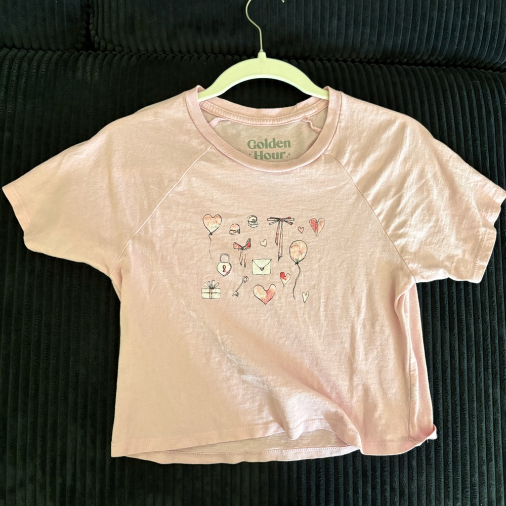 Golden Hour Pacsun Valentine’s Day Pink Graphic Crop Tee